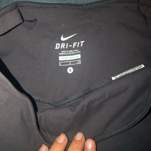 Nike Pants - Nike Crop Leggings Nike Pants - Nike Crop Leggings